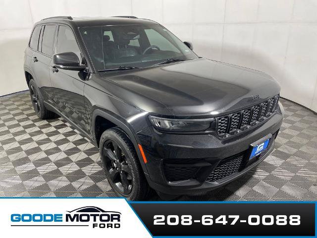 Used 2023 Jeep Grand Cherokee Altitude AWD/4WD image 1