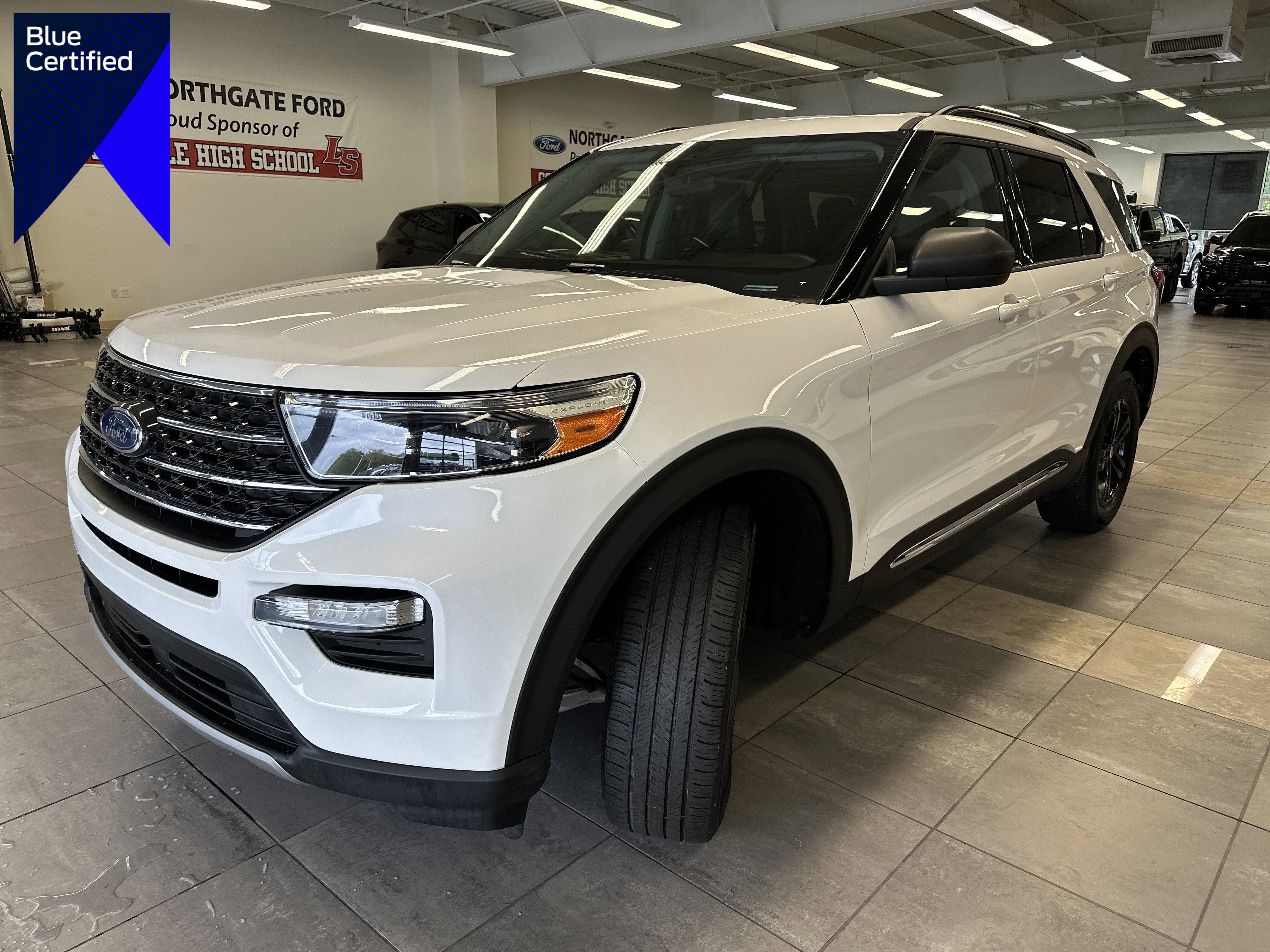 Certified 2022 Ford Explorer XLT w/ Equipment Group 202A