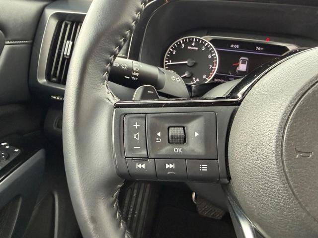 Used 2025 Nissan Pathfinder SL AWD/4WD image 15