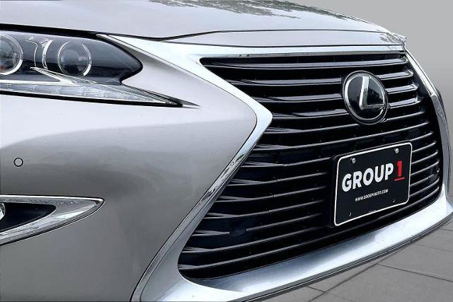 Used 2017 Lexus ES 350 w/ Luxury Package FWD image 31
