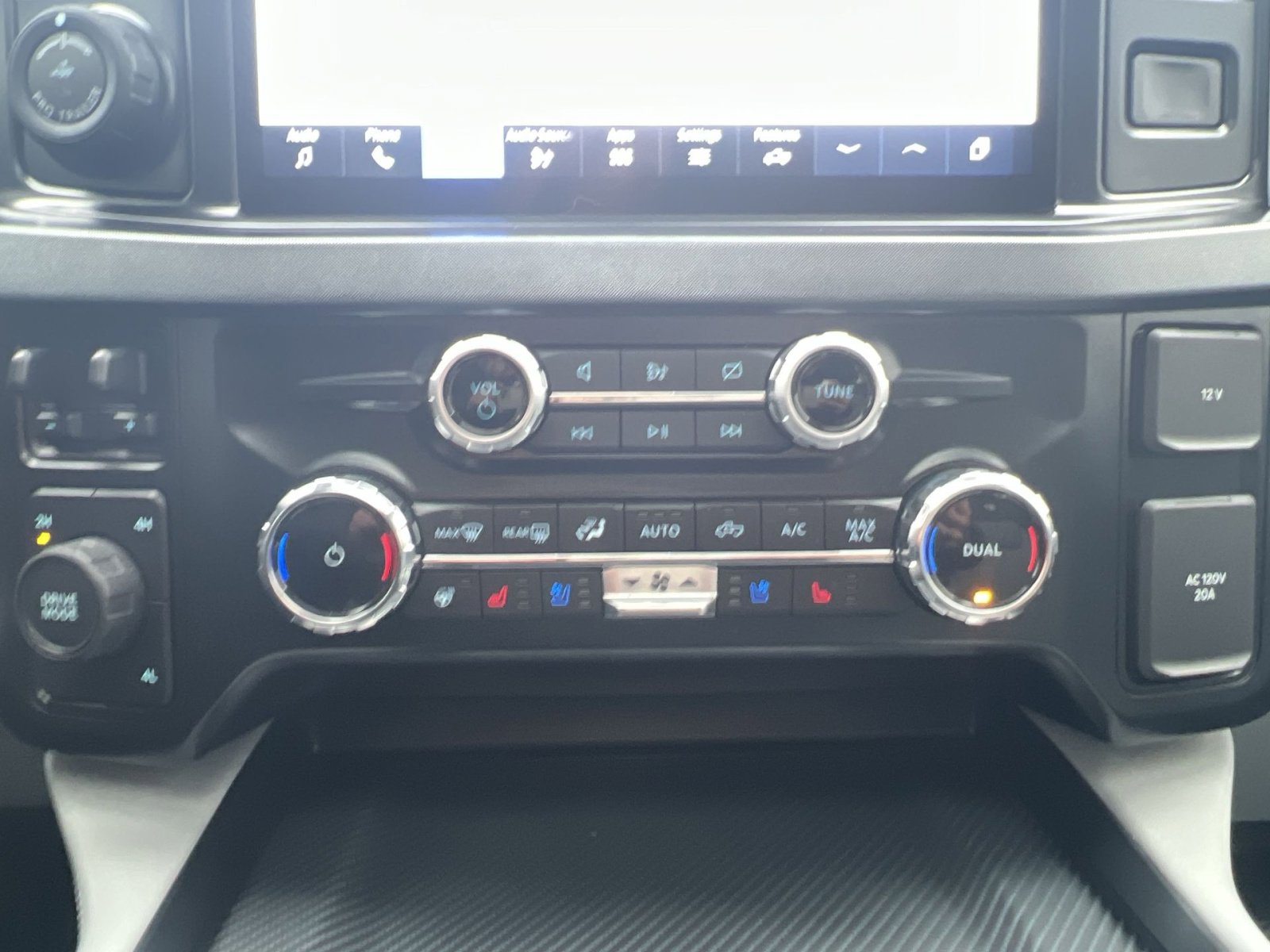 Certified 2024 Ford F350 Limited w/ FX4 Off-Road Package image 21