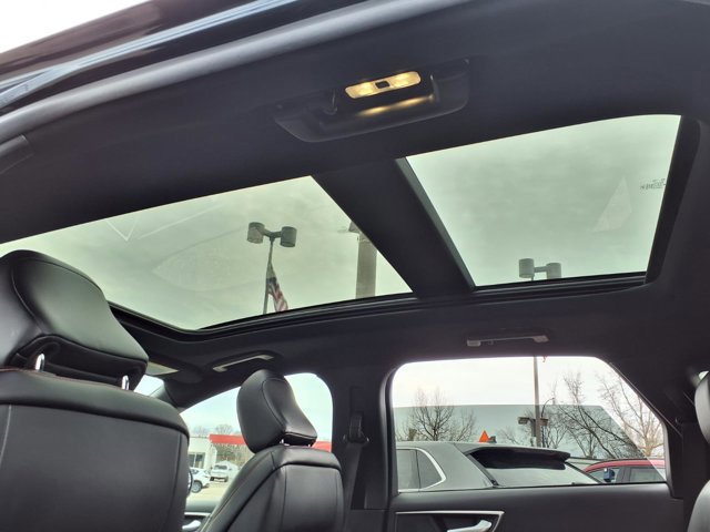 Certified 2024 Ford Edge ST-Line image 5