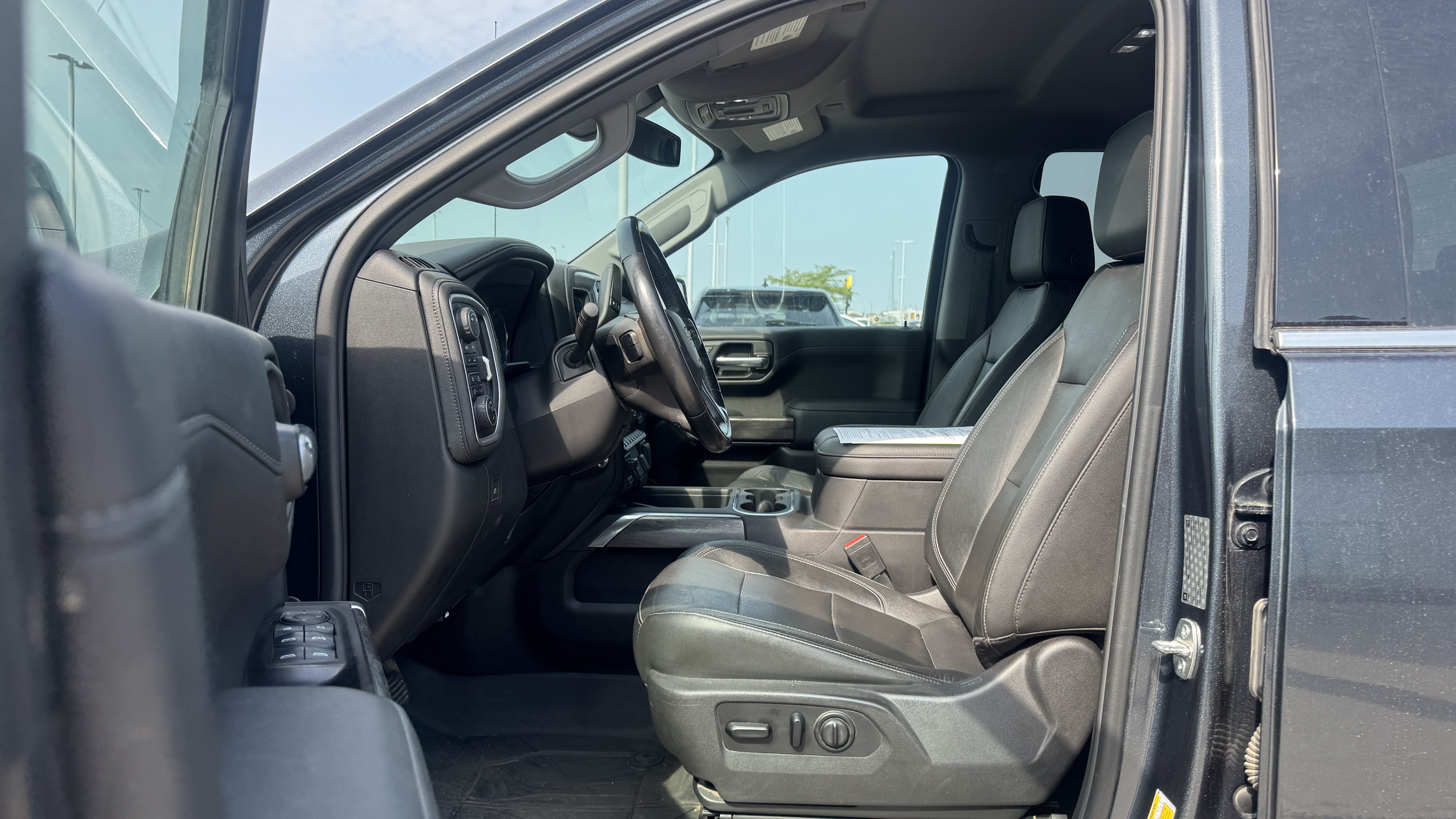 Used 2019 Chevrolet Silverado 1500 LTZ w/ LTZ Plus Package AWD/4WD image 8