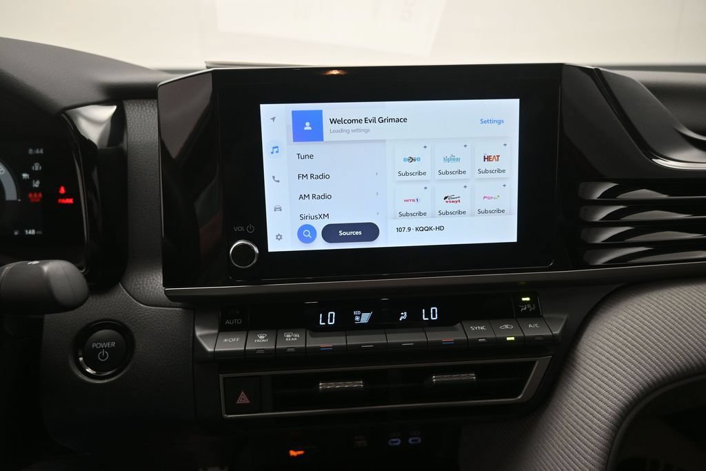 Used 2025 Toyota Camry SE w/ Convenience Package FWD image 9