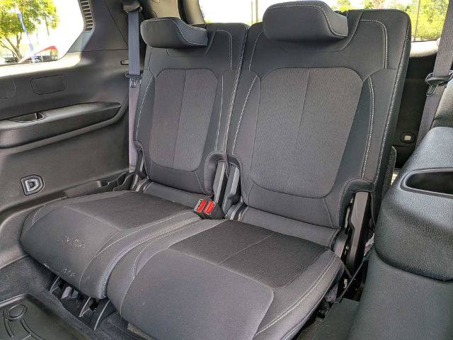 Used 2025 Jeep Grand Cherokee L Laredo AWD/4WD image 12