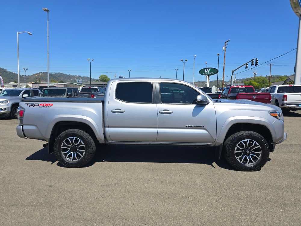 Used 2020 Toyota Tacoma TRD Sport w/ Technology Package AWD/4WD image 6