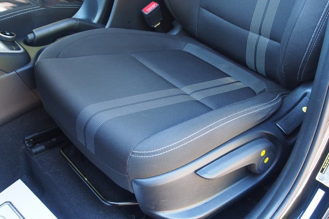 Used 2022 Hyundai Venue SEL w/ Cargo Package FWD image 17