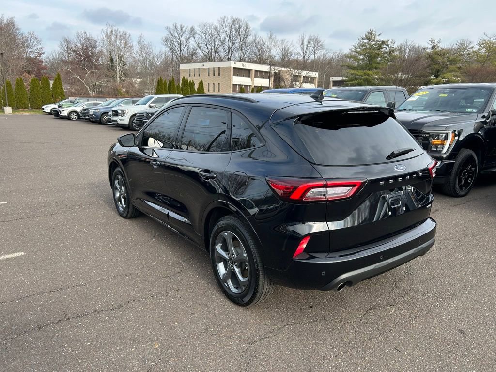 Certified 2023 Ford Escape ST-Line image 5