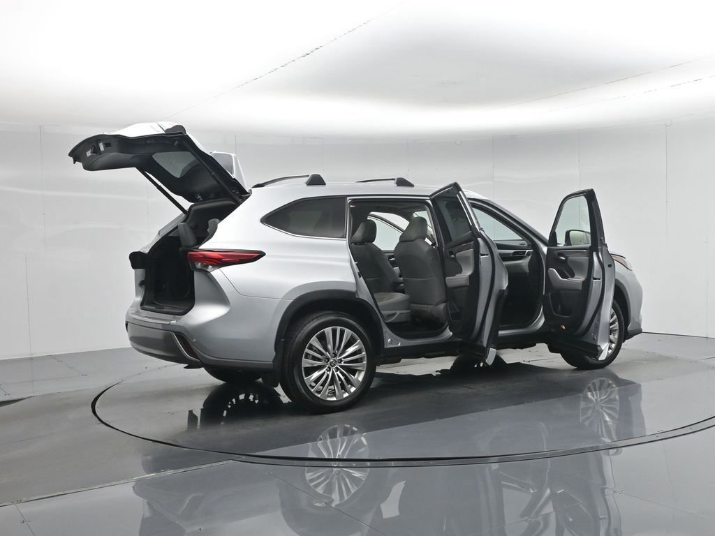 Used 2022 Toyota Highlander Platinum image 34