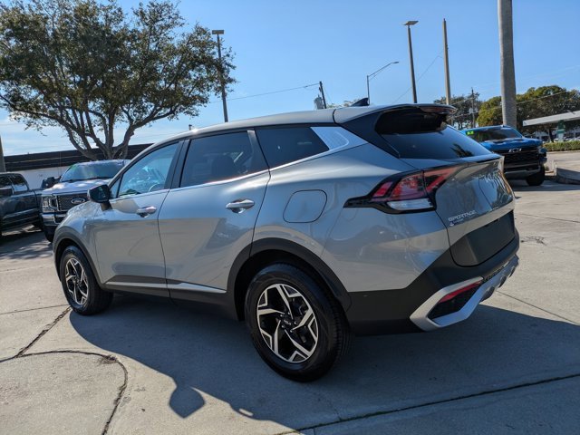 Used 2024 Kia Sportage LX image 6