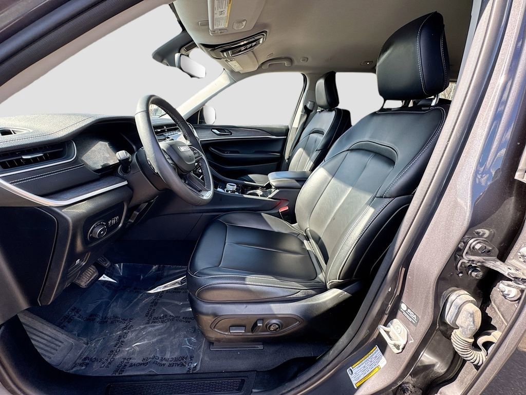 Used 2023 Jeep Grand Cherokee Limited AWD/4WD image 18