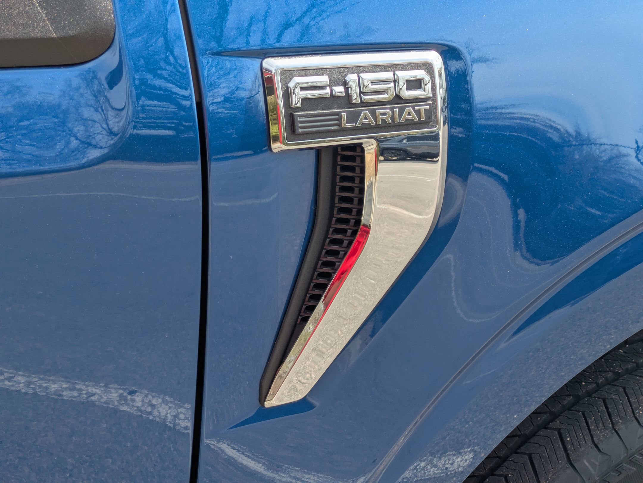 Certified 2025 Ford F150 Lariat w/ Equipment Group 501A Mid image 47