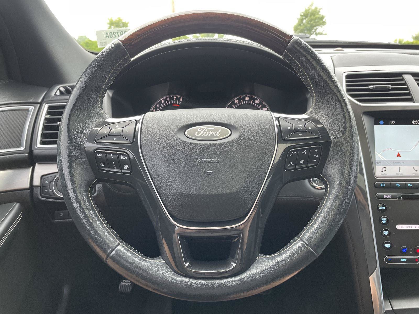 Certified 2017 Ford Explorer Platinum AWD/4WD image 12