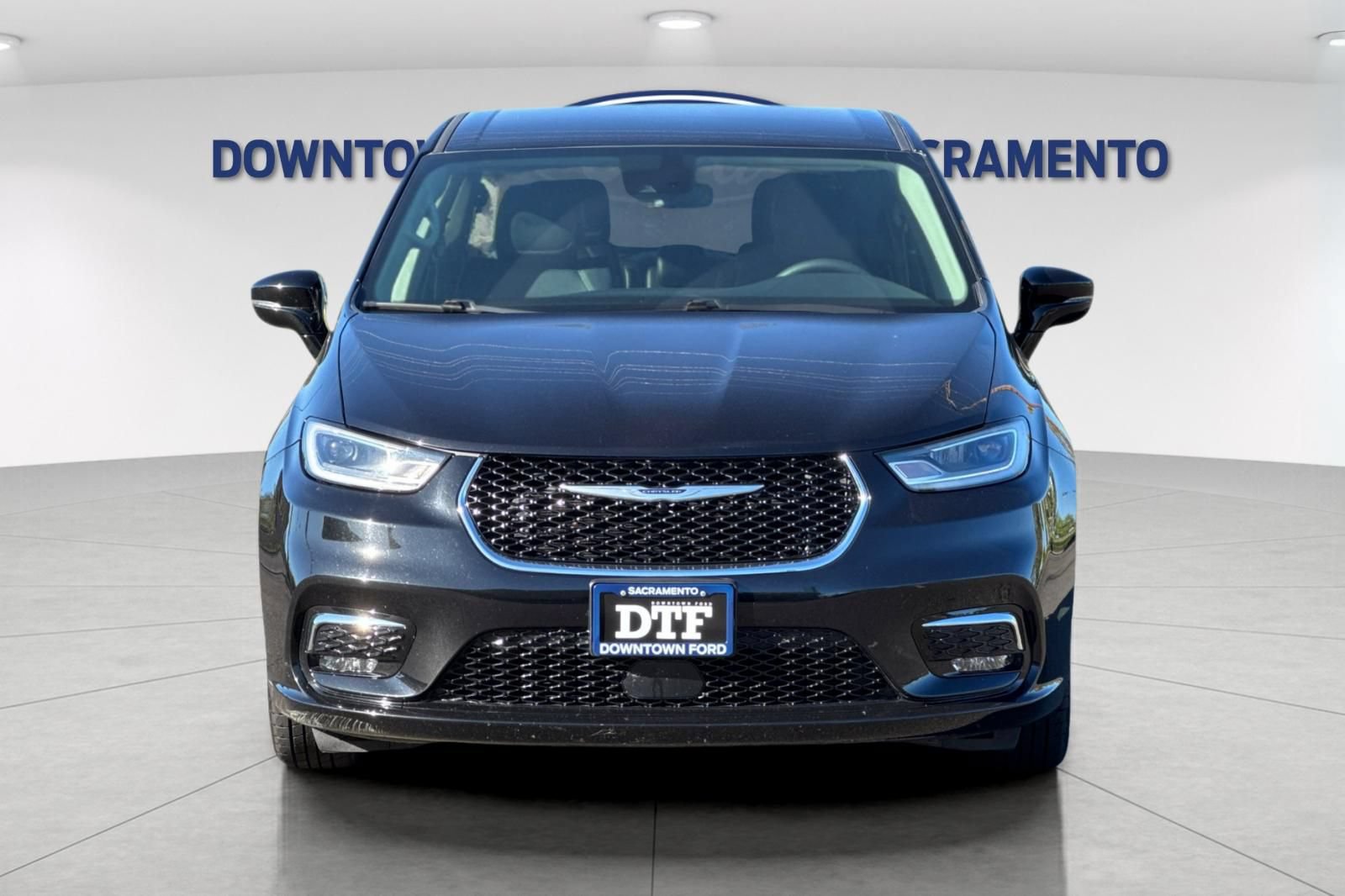 Used 2024 Chrysler Pacifica Limited FWD image 12
