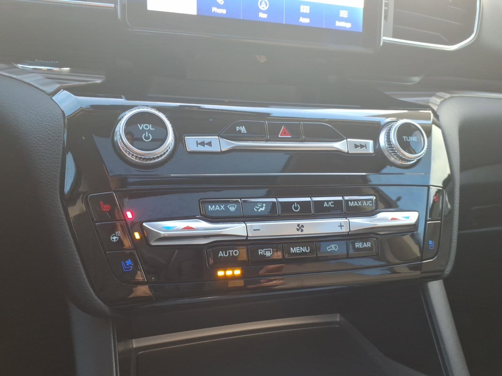 Certified 2024 Ford Explorer Limited w/ Equipment Group 301A image 25