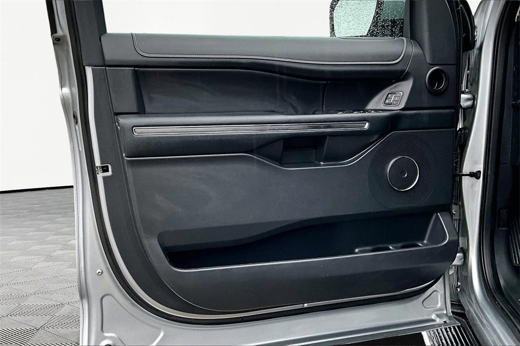 Certified 2023 Ford Expedition XLT image 23