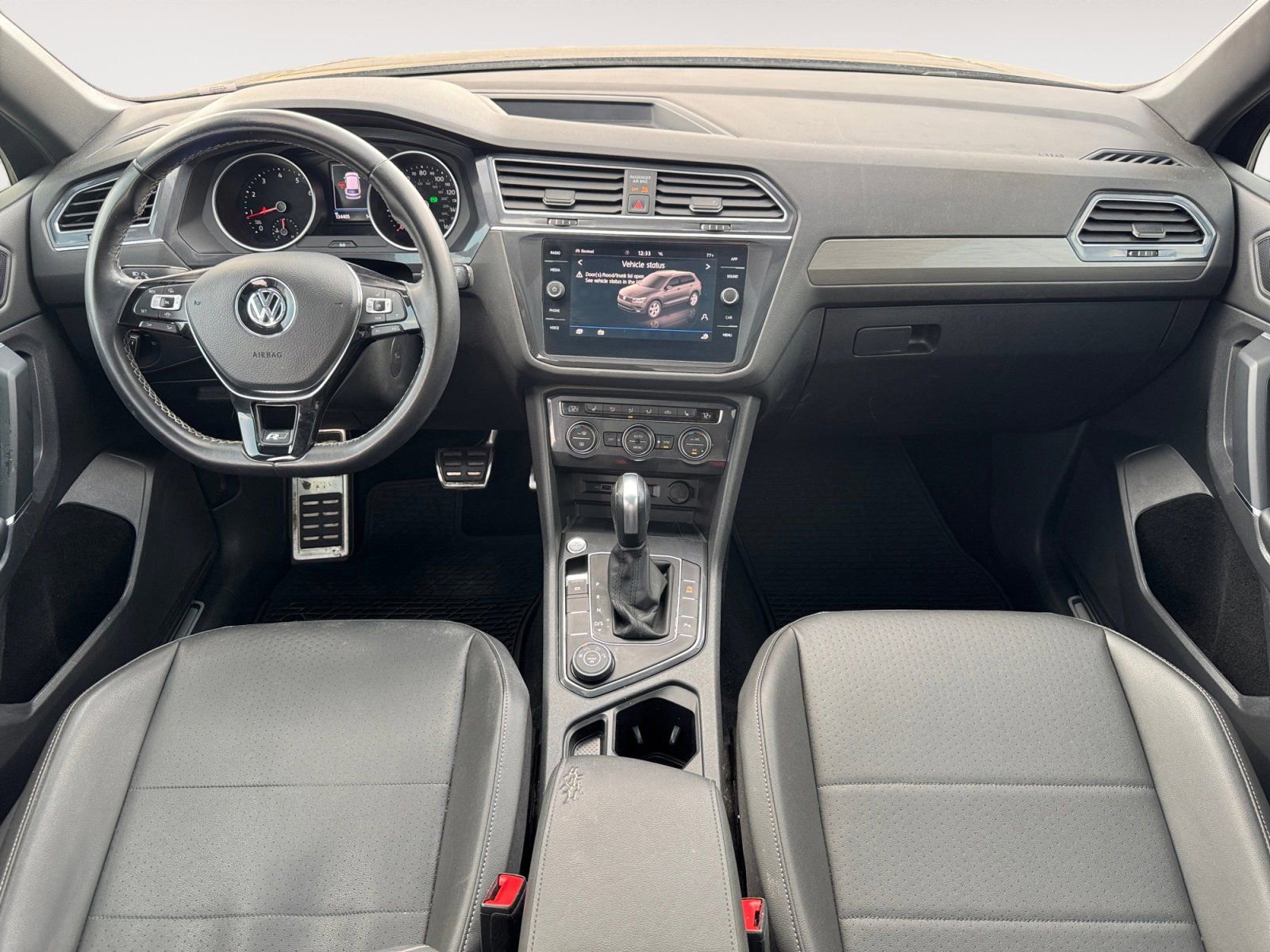 Used 2020 Volkswagen Tiguan SE R-Line image 10