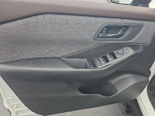 Used 2023 Nissan Rogue S FWD image 19