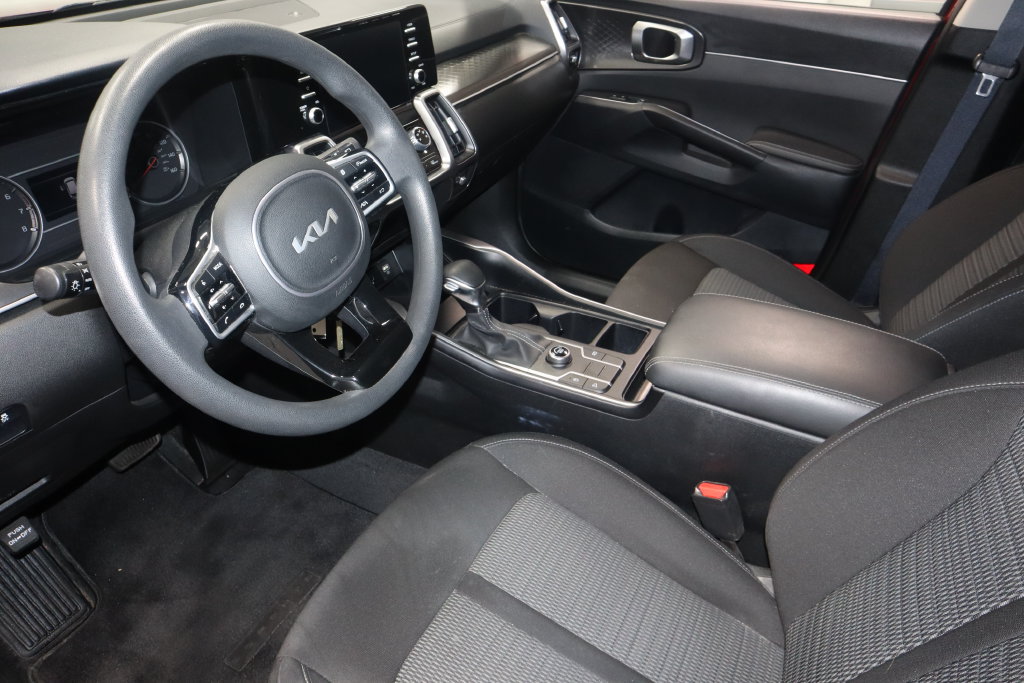 Used 2023 Kia Sorento LX FWD image 21