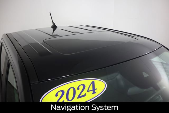 Certified 2024 Ford Maverick Lariat w/ Black Appearance Package image 18