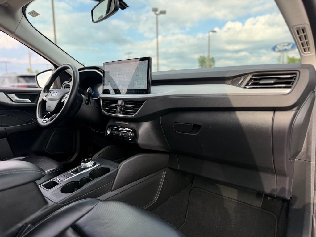 Certified 2024 Ford Escape Platinum AWD/4WD image 16