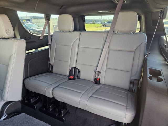 Used 2024 Chevrolet Suburban LT image 18