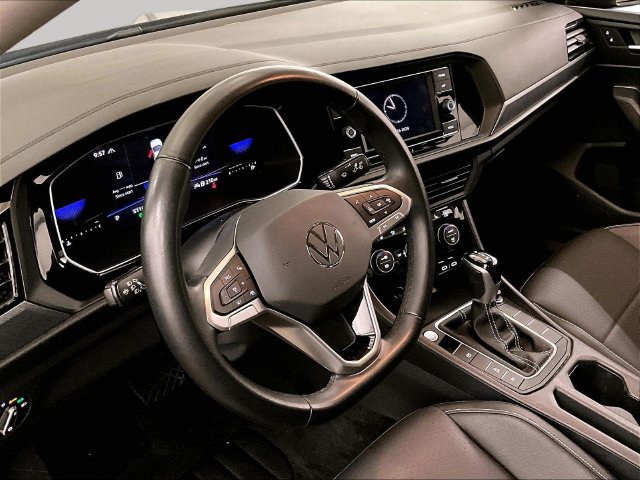 Used 2023 Volkswagen Jetta SE FWD image 12