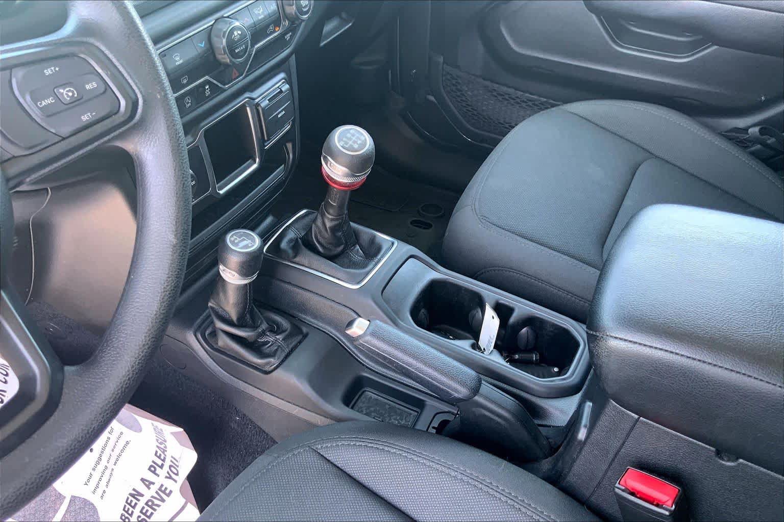 Used 2022 Jeep Wrangler Sport AWD/4WD image 16