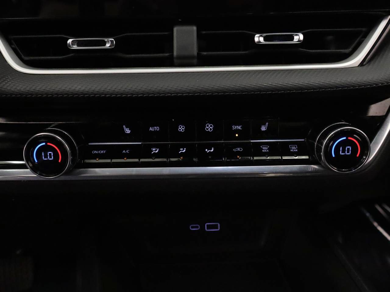 Used 2025 Chevrolet Equinox LT w/ Convenience Package II FWD image 11