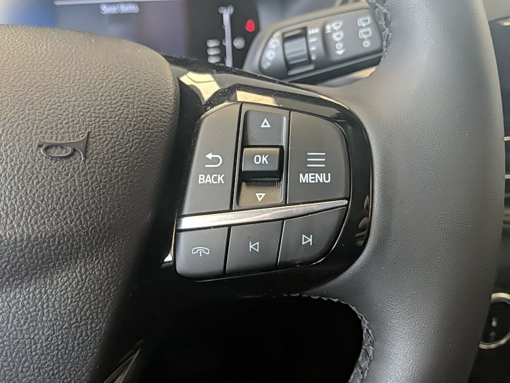 Certified 2024 Ford Escape Active AWD/4WD image 18