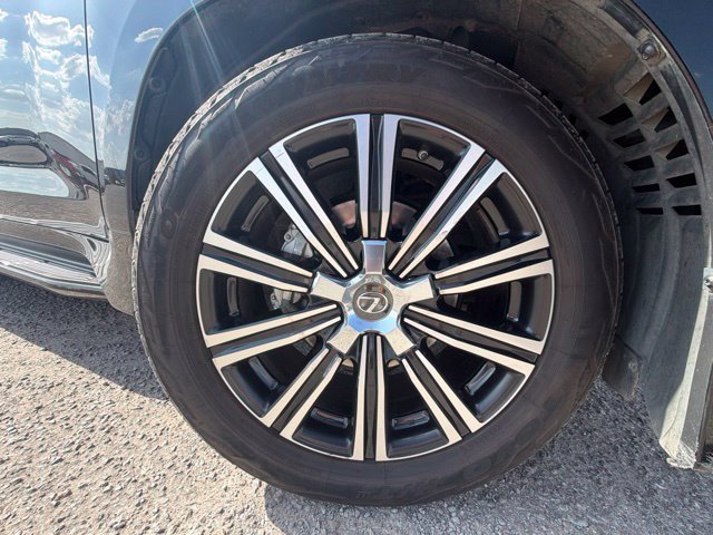 Used 2021 Lexus LX 570 4WD w/ Luxury Package image 20