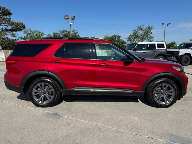 Certified 2023 Ford Explorer XLT w/ Equipment Group 202A AWD/4WD image 4
