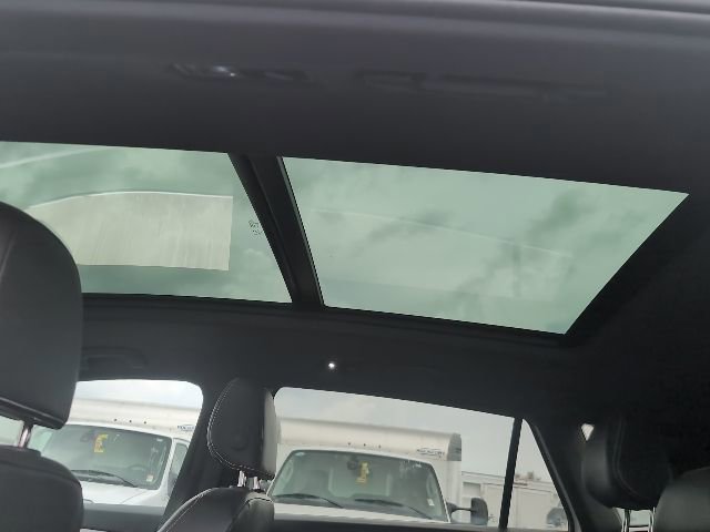 Used 2021 Volkswagen Atlas Cross Sport SEL R-Line image 18