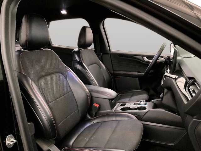 Certified 2023 Ford Escape ST-Line w/ Tech Pack #1 AWD/4WD image 7