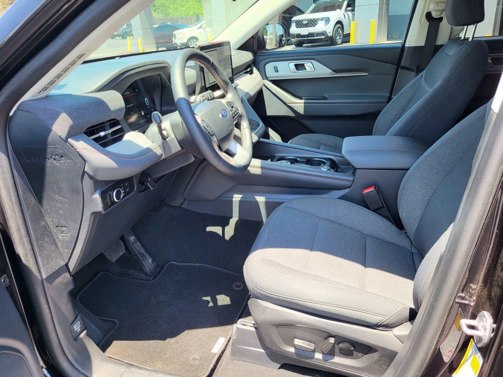 Certified 2025 Ford Explorer Active RWD image 19