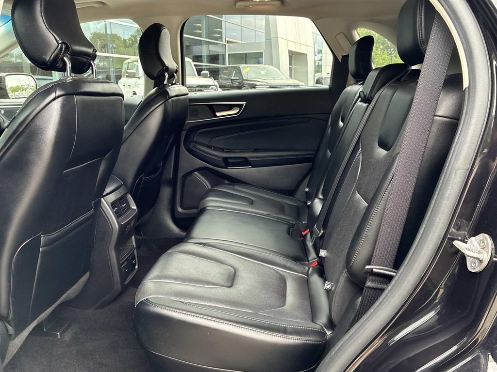 Certified 2019 Ford Edge Titanium w/ Equipment Group 301A AWD/4WD image 17
