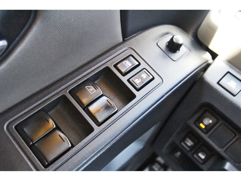 Used 2022 Nissan Frontier SV w/ Technology Package image 20