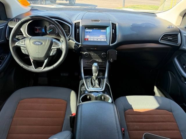 Certified 2018 Ford Edge SEL w/ Canadian Touring Package AWD/4WD image 17