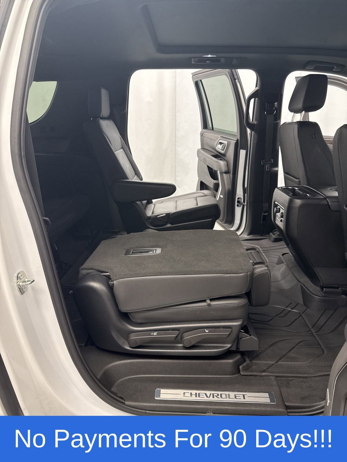 Used 2023 Chevrolet Suburban Z71 w/ Luxury Package image 44