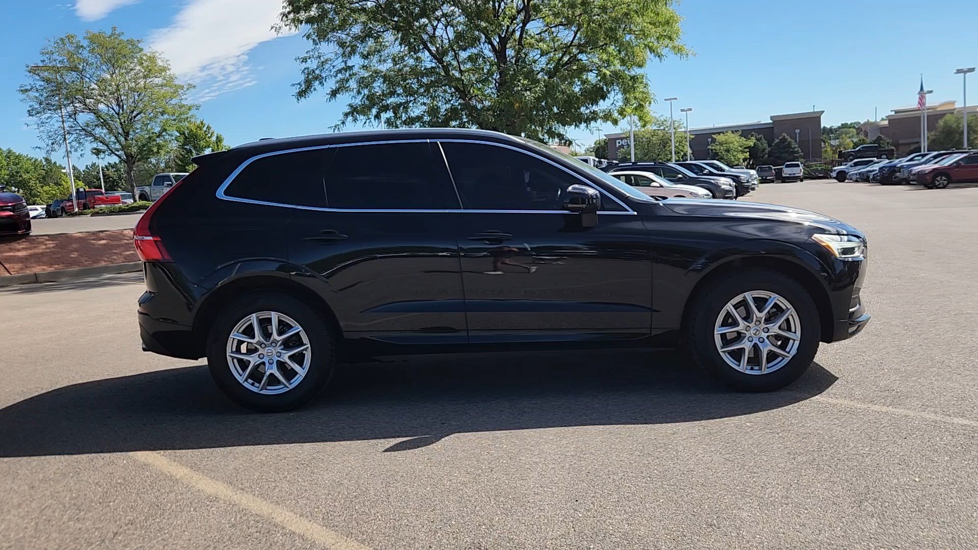 Used 2020 Volvo XC60 T5 Momentum AWD/4WD image 11