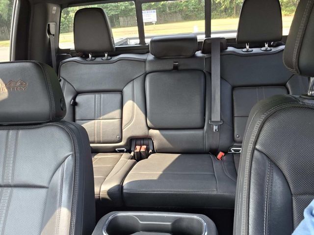 Used 2024 Chevrolet Silverado 2500 High Country w/ High Country Premium Package AWD/4WD image 28