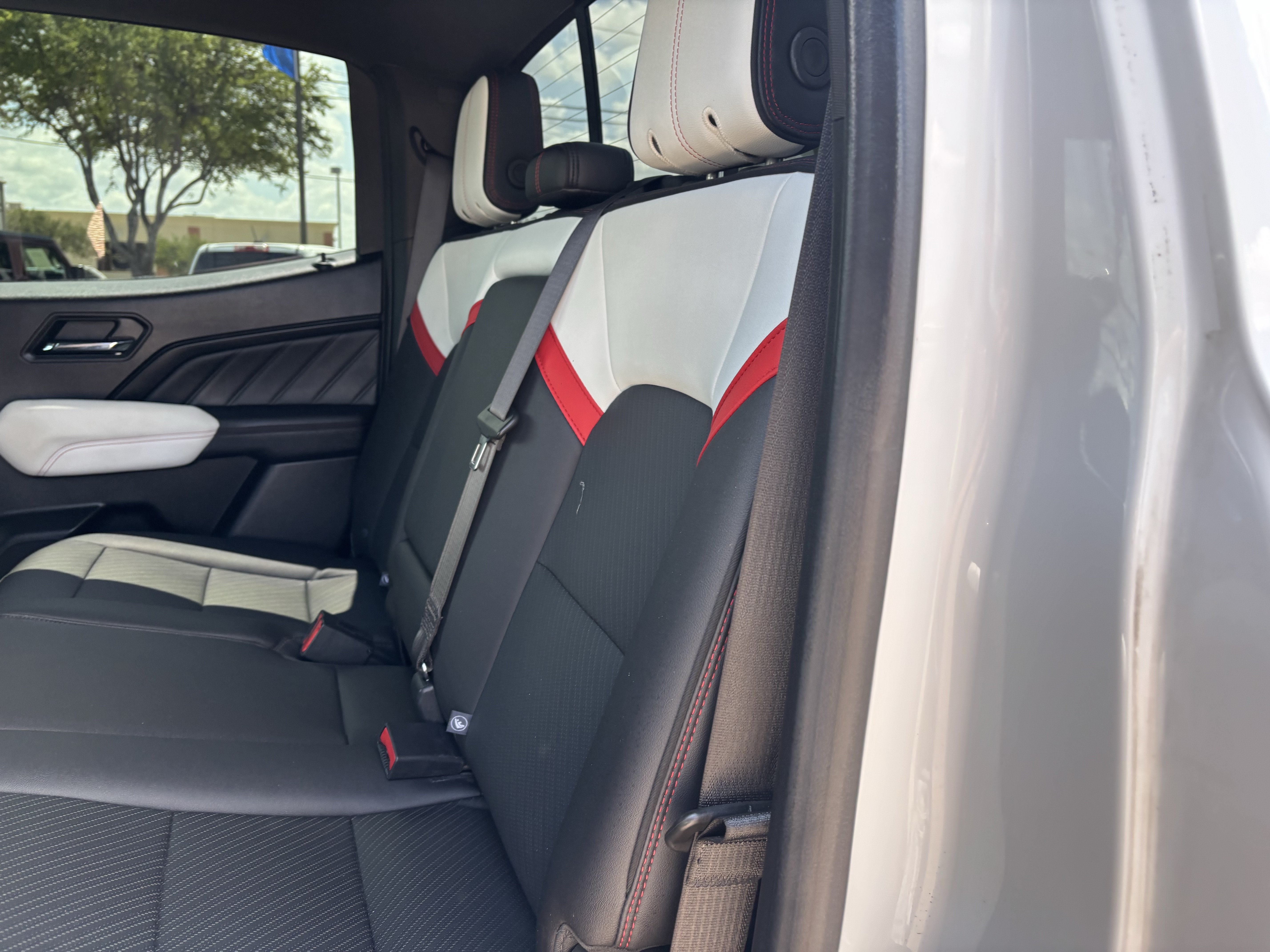 Used 2023 GMC Canyon AT4X AWD/4WD image 16