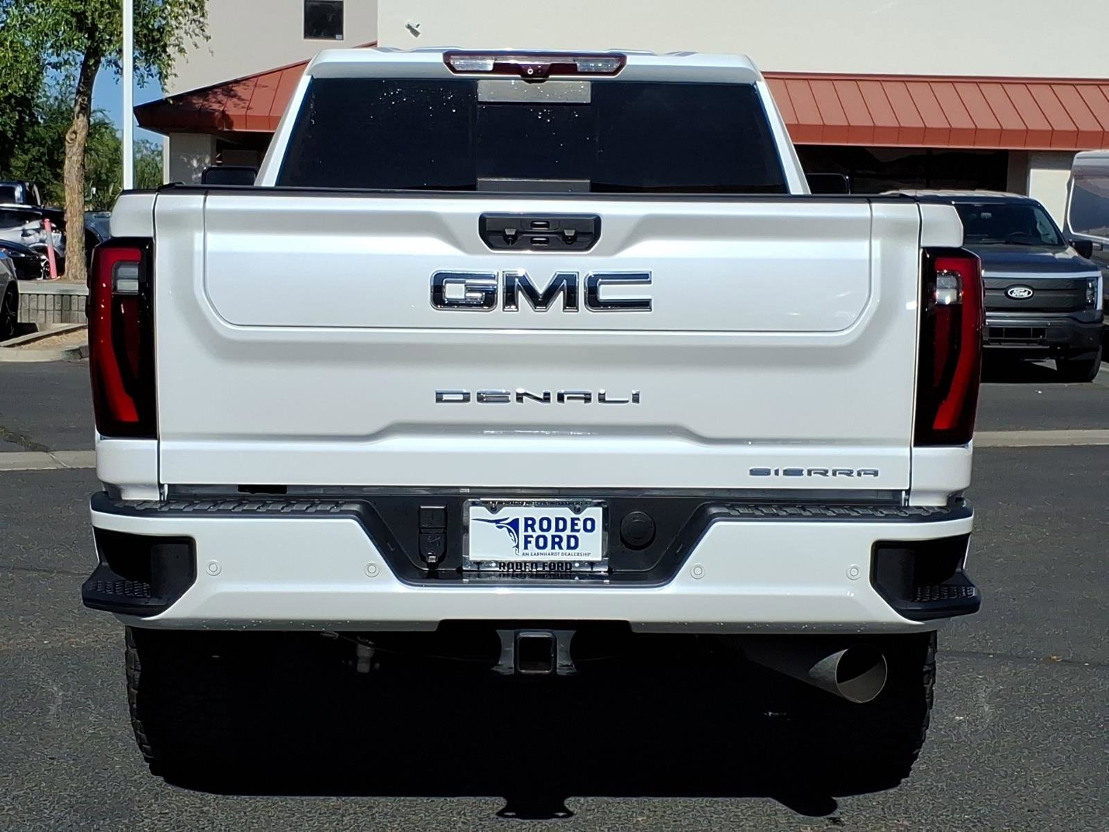 Used 2024 GMC Sierra 3500 Denali Ultimate AWD/4WD image 4