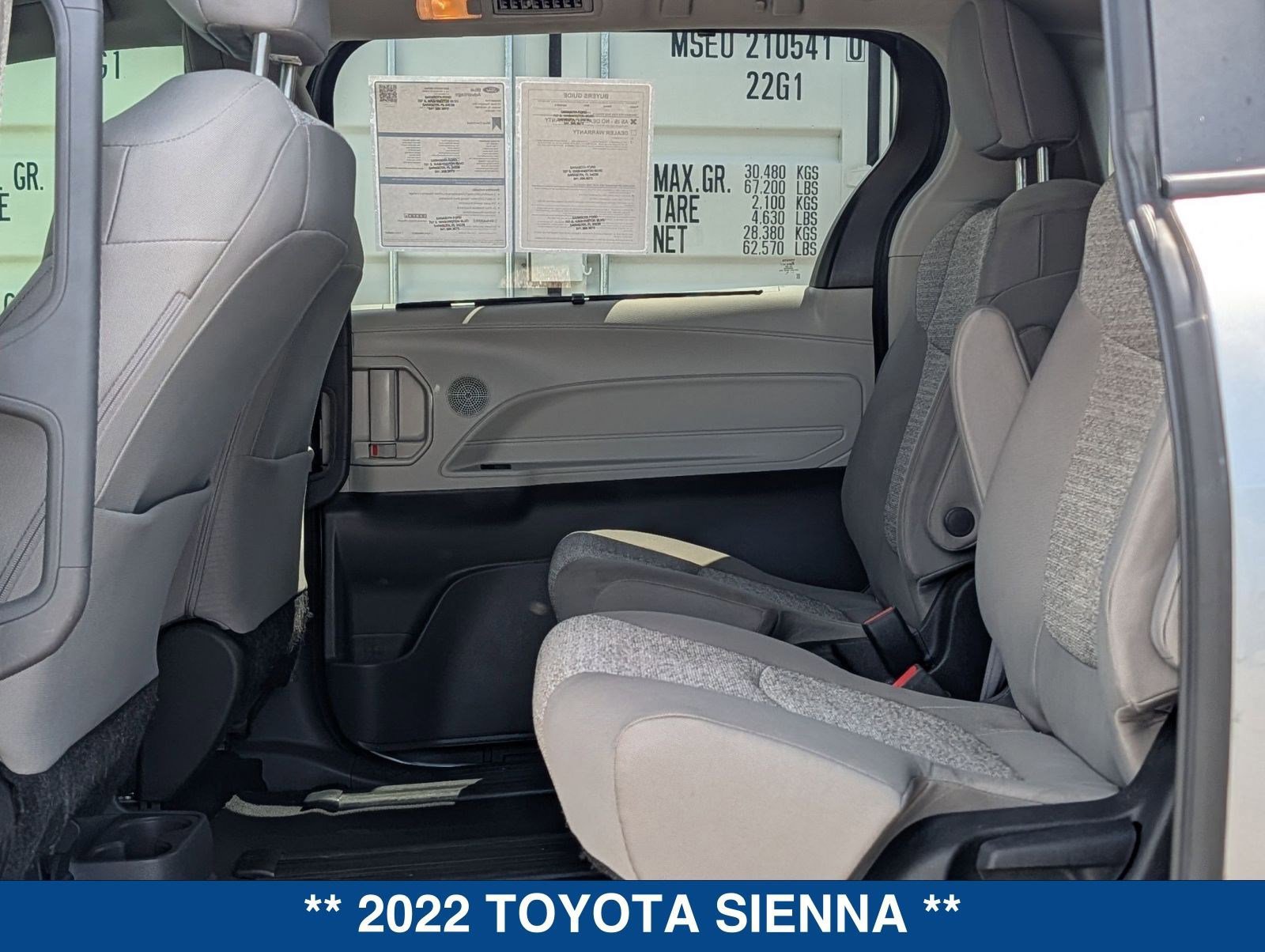 Used 2022 Toyota Sienna LE image 14