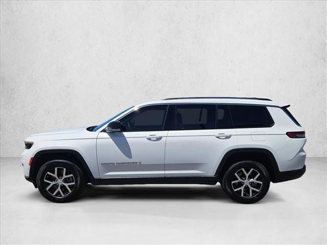 Used 2023 Jeep Grand Cherokee L Limited w/ Luxury Tech Group II AWD/4WD image 9