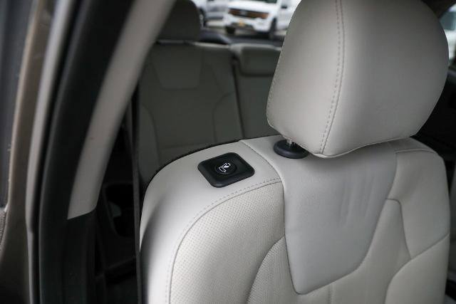 Used 2022 Kia Telluride EX w/ EX Premium Package image 36