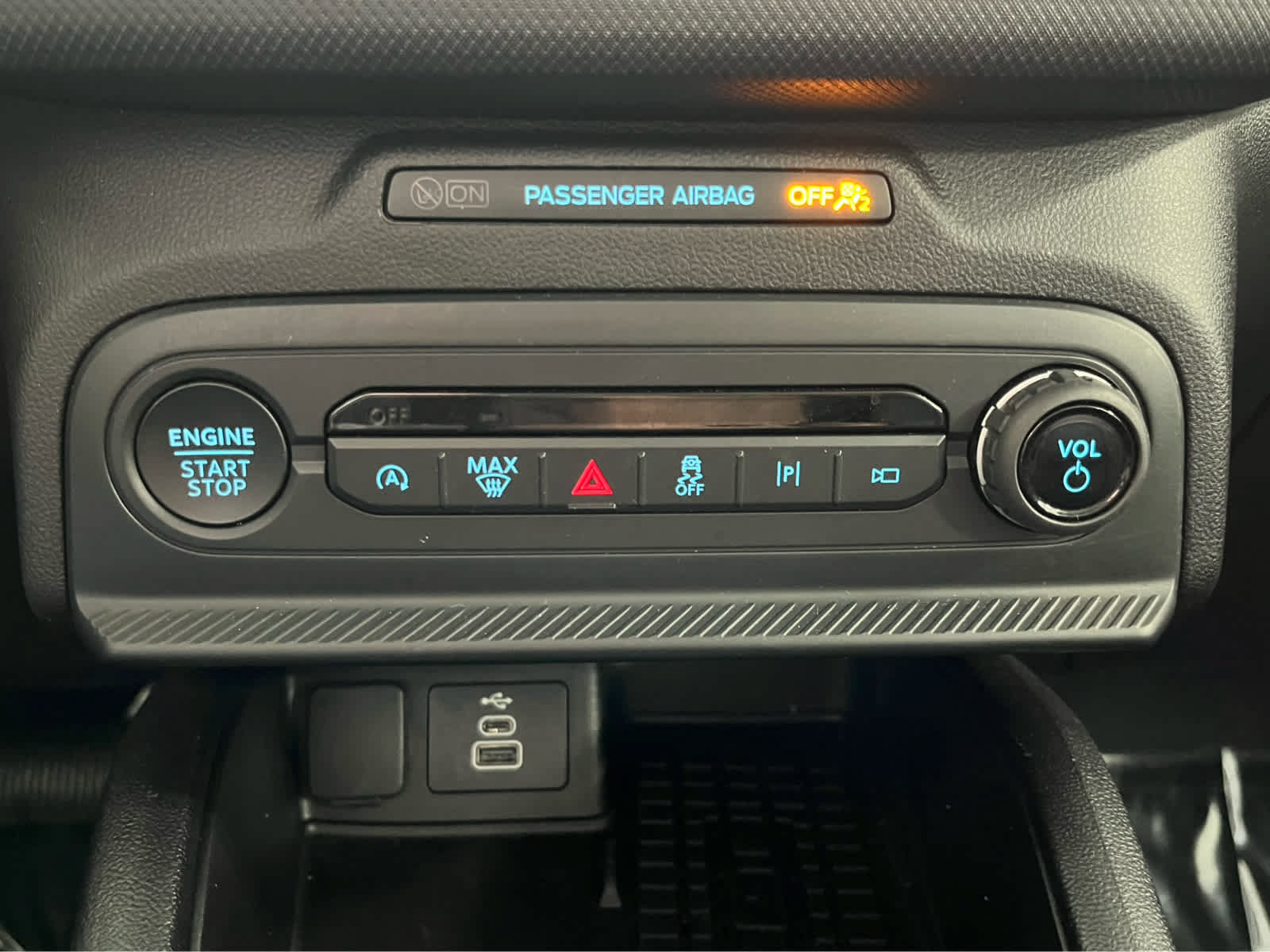 Certified 2025 Ford Bronco Sport Outer Banks w/ Outer Banks Tech Package+ AWD/4WD image 32