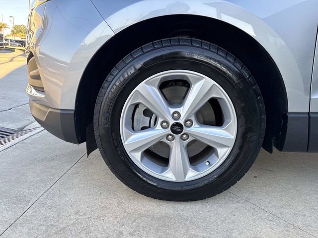 Certified 2024 Ford Edge SE image 5