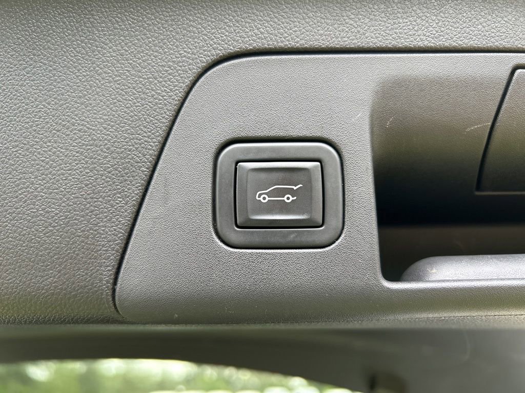 Used 2023 Buick Envision Essence image 46