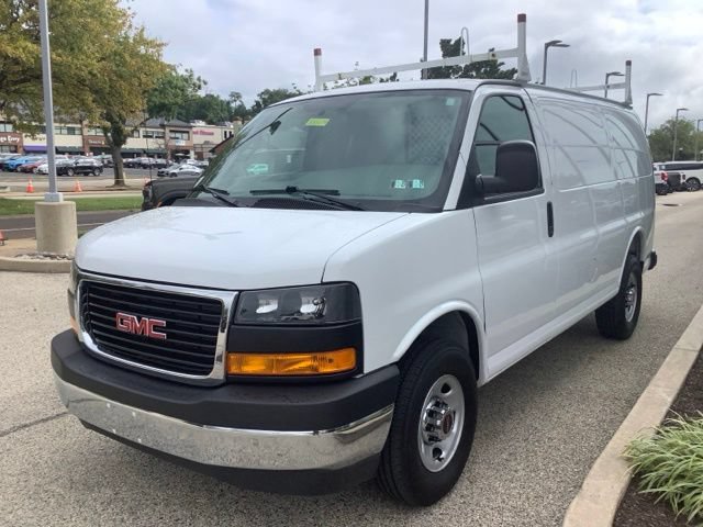 Used 2026 GMC Savana 2500 w/ Driver Convenience Package RWD image 4